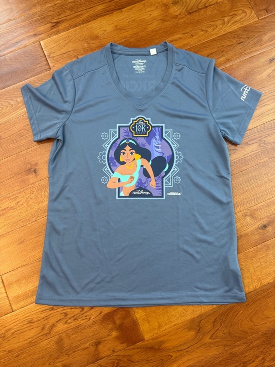 Disney runDisney Women’s Athletic Fit T-Shirts Size M - Picture 11 of 13